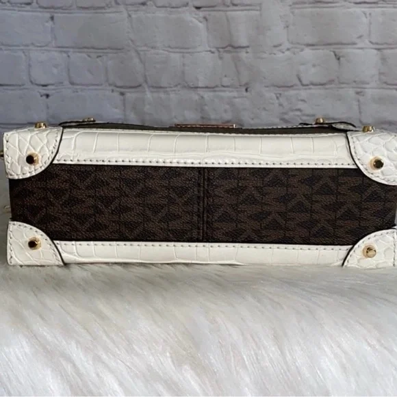 Michael Kors THEODORA Xbody/JET SET Wallet 2pc Set - Picture 5 of 8